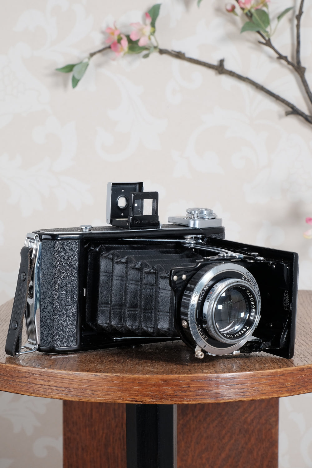 d*9様 Zeiss Ikon 中判カメラ Near Mint! 1938 Zeiss-Ikon Ikonta 6x9, with leather case, CLA'd