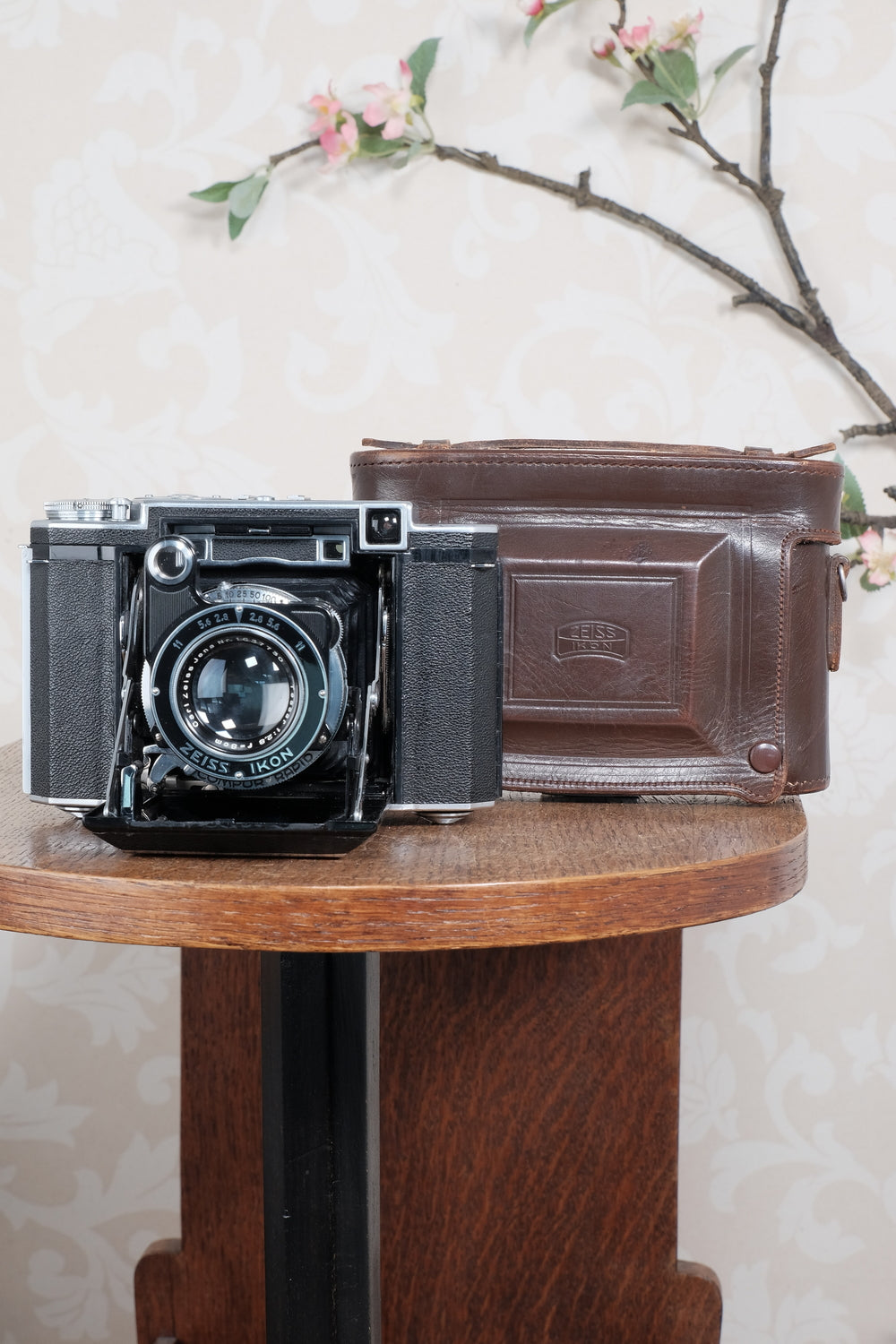 Superb! 1935 Zeiss Ikon Super Ikonta, Rare first year version ! Freshly serviced, CLA’d - Zeiss-Ikon- Petrakla Classic Cameras