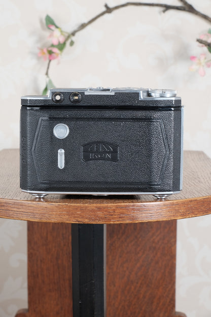 Superb! 1935 Zeiss Ikon Super Ikonta, Rare first year version ! Freshly serviced, CLA’d - Zeiss-Ikon- Petrakla Classic Cameras