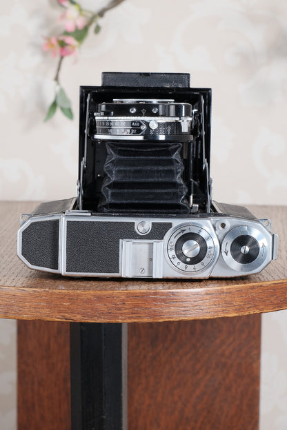 Superb! 1935 Zeiss Ikon Super Ikonta, Rare first year version ! Freshly serviced, CLA’d - Zeiss-Ikon- Petrakla Classic Cameras