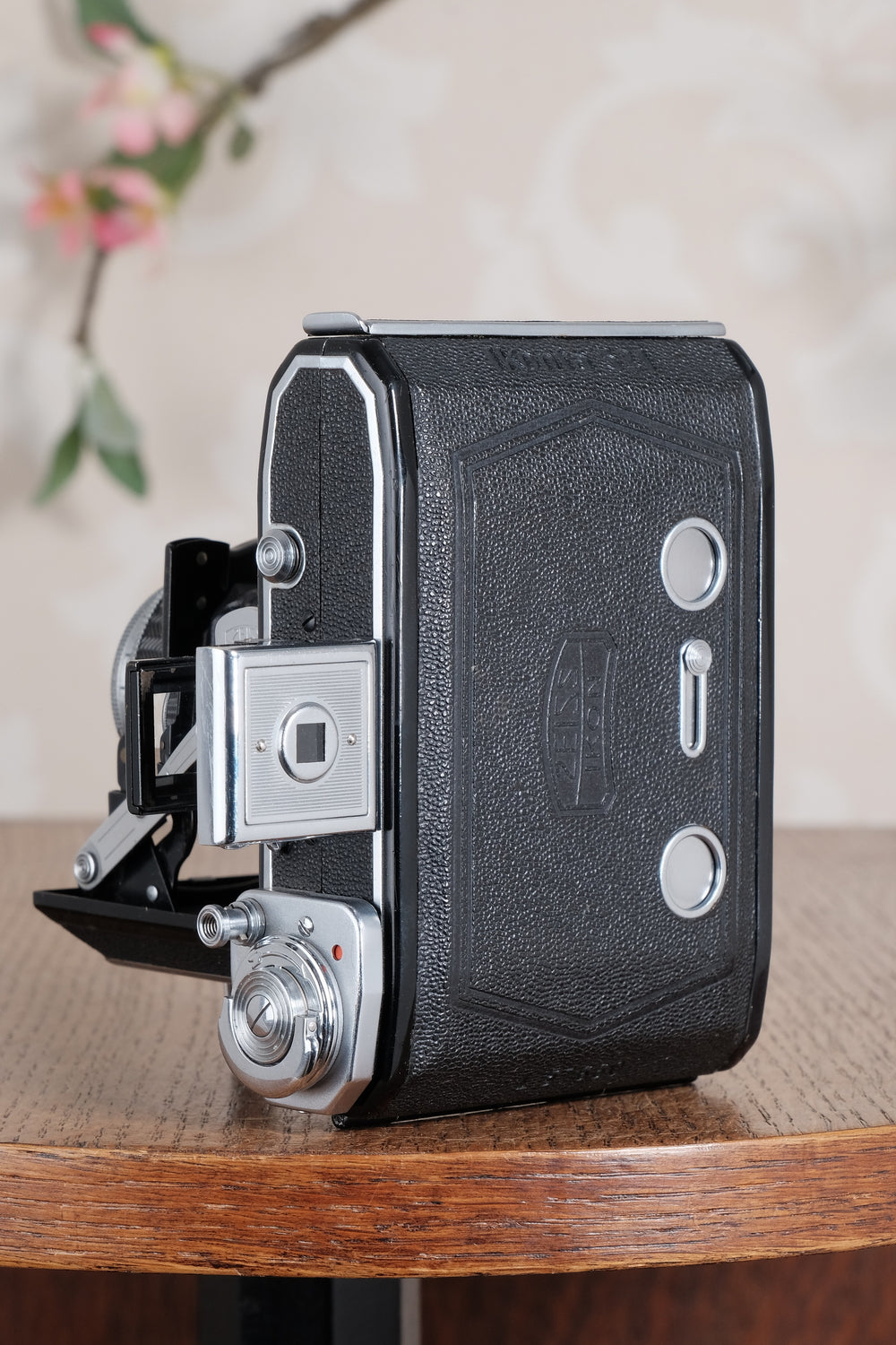 Near Mint! 1938 Zeiss Ikon Ikonta, CLA'd, Freshly Serviced! - Zeiss-Ikon- Petrakla Classic Cameras