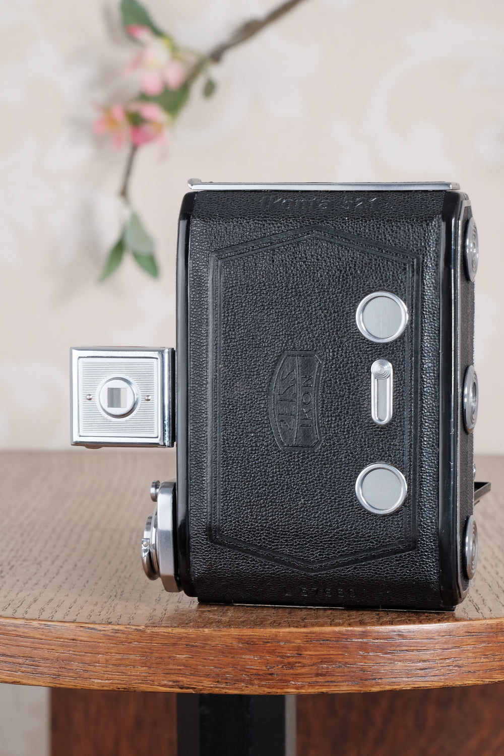 Near Mint! 1938 Zeiss Ikon Ikonta, CLA'd, Freshly Serviced! - Zeiss-Ikon- Petrakla Classic Cameras