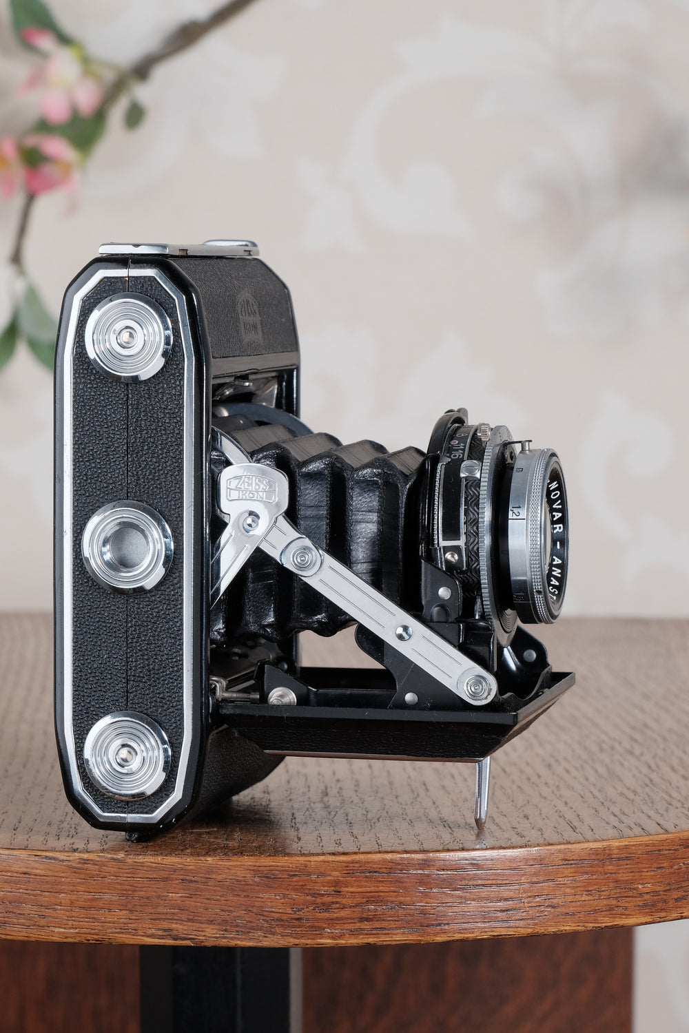Near Mint! 1938 Zeiss Ikon Ikonta, CLA'd, Freshly Serviced! - Zeiss-Ikon- Petrakla Classic Cameras