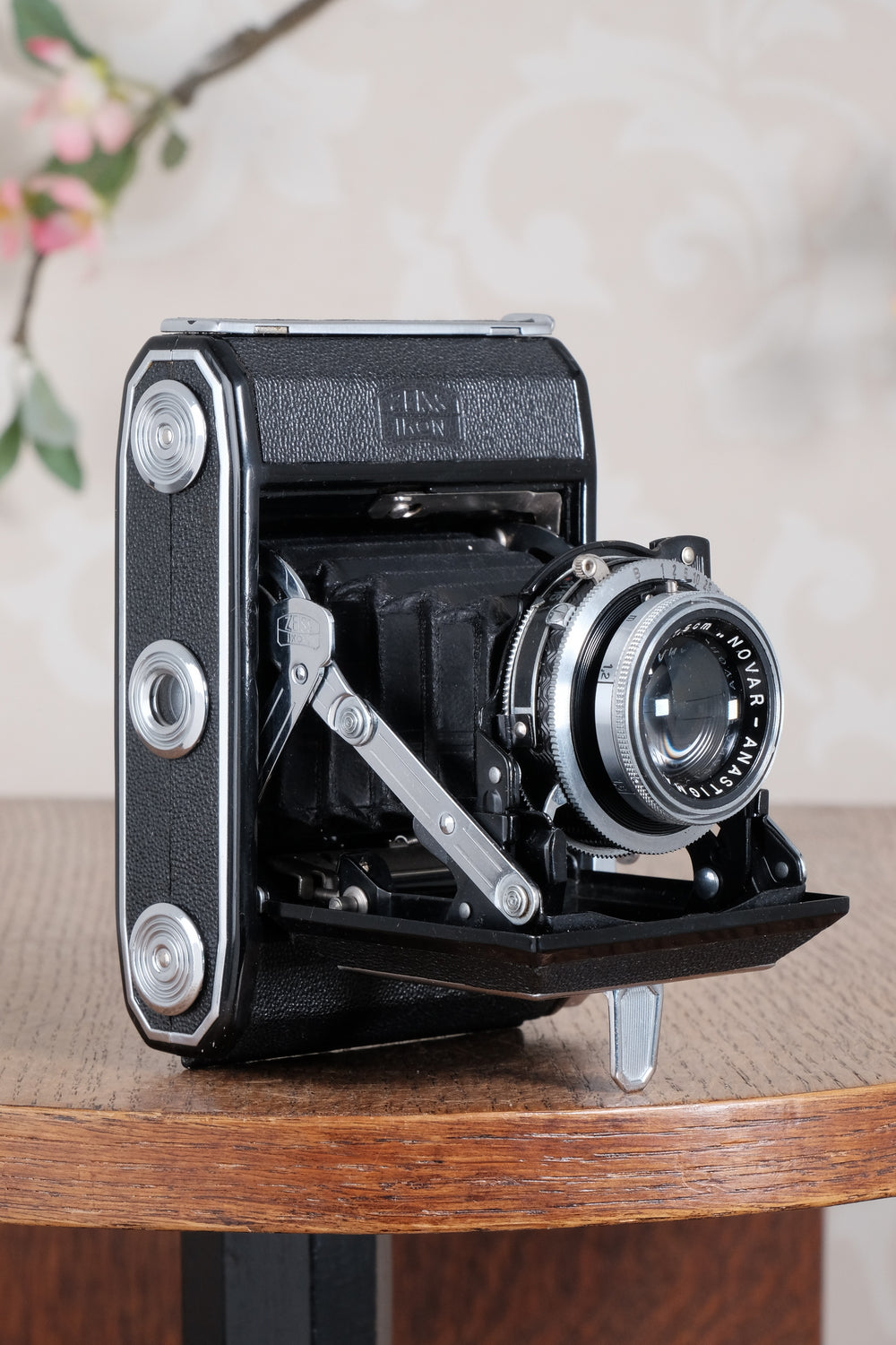 Near Mint! 1938 Zeiss Ikon Ikonta, CLA'd, Freshly Serviced! - Zeiss-Ikon- Petrakla Classic Cameras