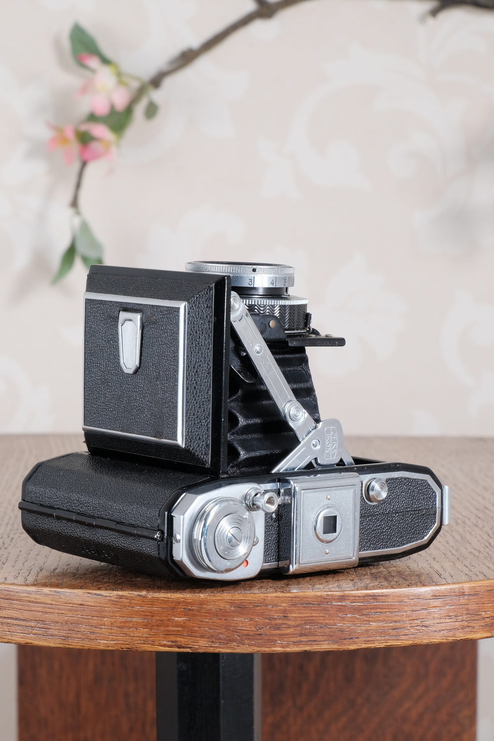 Near Mint! 1938 Zeiss Ikon Ikonta, CLA'd, Freshly Serviced