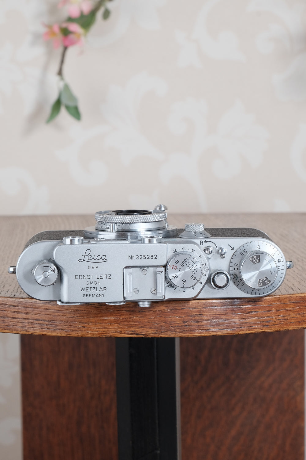 Leica III シルバー レンジファインダーカメラ1939年31万台整備済み Superb! 1939 LEITZ LEICA IIIa with Elmar lens, case and spool