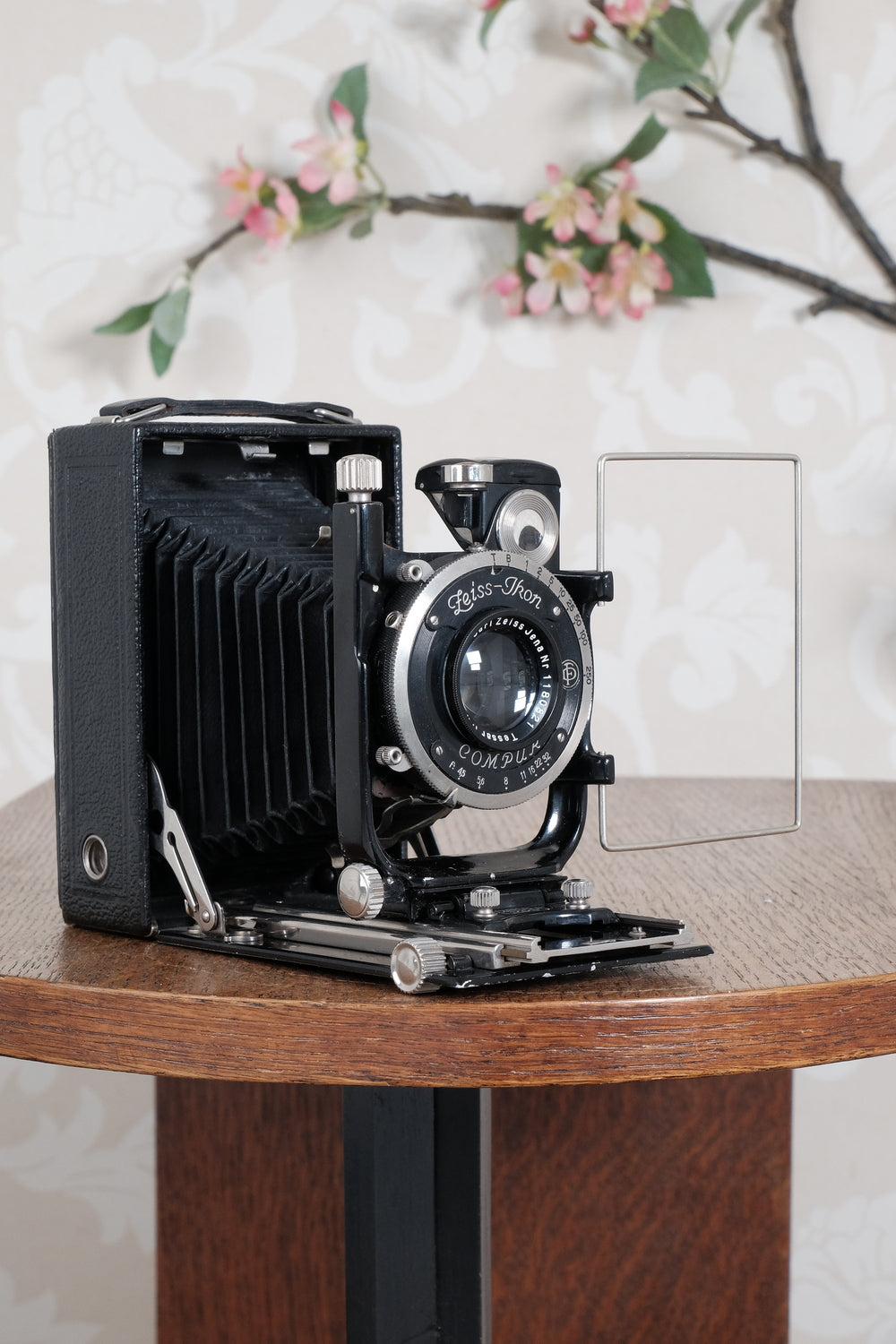 Zeiss Ikon: Donata (227/7) Price Guide: estimate a camera value Zeiss Ikon: Donata (227/7) Price Guide: estimate a camera value