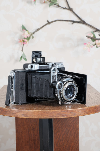 SUPERB! 1949 Zeiss-Ikon Super 6x9 Ikonta 531/2, Coated Zeiss Tessar lens, CLA'd, Freshly Serviced! - Zeiss-Ikon- Petrakla Classic Cameras