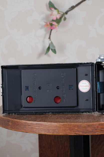 SUPERB! 1949 Zeiss-Ikon Super 6x9 Ikonta 531/2, Coated Zeiss Tessar lens, CLA'd, Freshly Serviced! - Zeiss-Ikon- Petrakla Classic Cameras