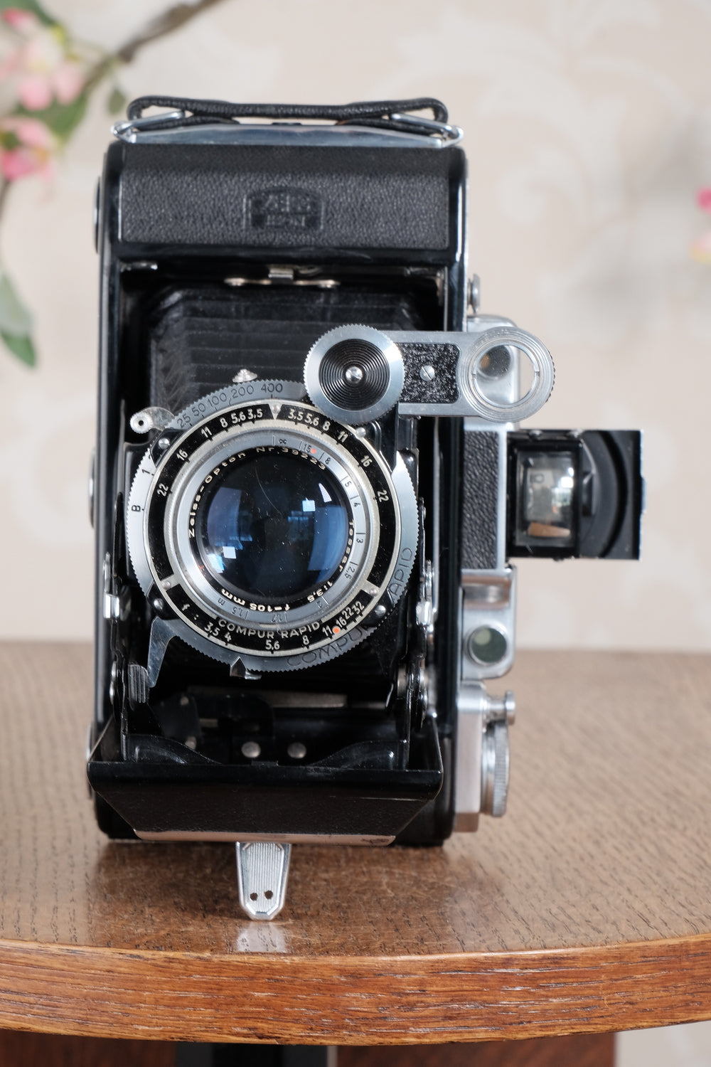 SUPERB! 1949 Zeiss-Ikon Super 6x9 Ikonta 531/2, Coated Zeiss Tessar lens, CLA'd, Freshly Serviced! - Zeiss-Ikon- Petrakla Classic Cameras