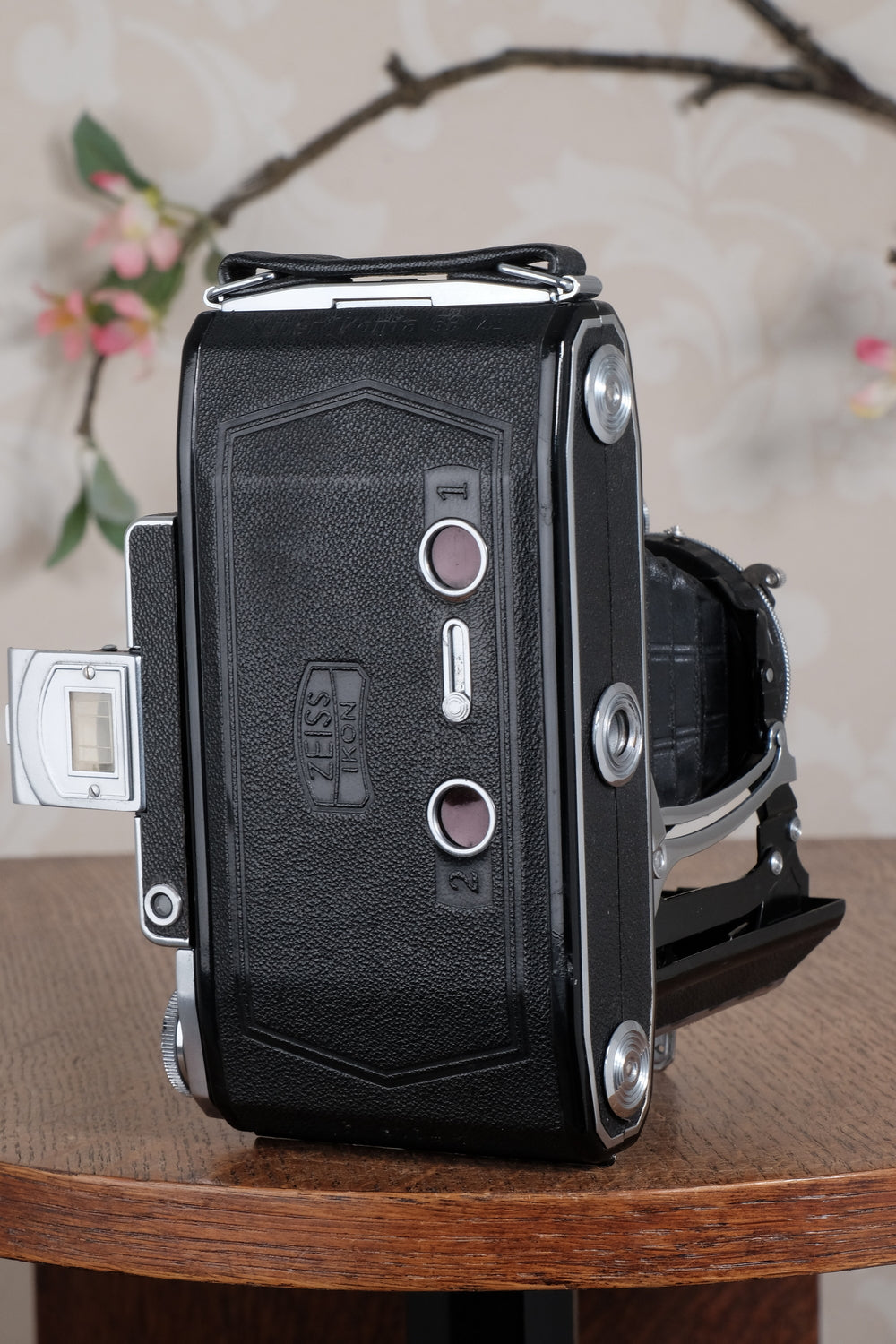 SUPERB! 1949 Zeiss-Ikon Super 6x9 Ikonta 531/2, Coated Zeiss Tessar lens, CLA'd, Freshly Serviced! - Zeiss-Ikon- Petrakla Classic Cameras