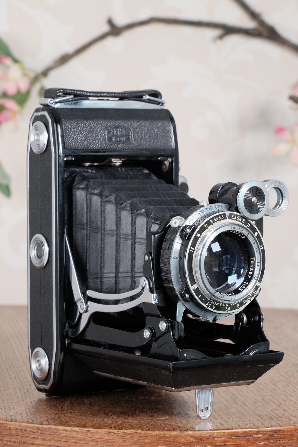 SUPERB! 1949 Zeiss-Ikon Super 6x9 Ikonta 531/2, Coated Zeiss Tessar lens, CLA'd, Freshly Serviced! - Zeiss-Ikon- Petrakla Classic Cameras