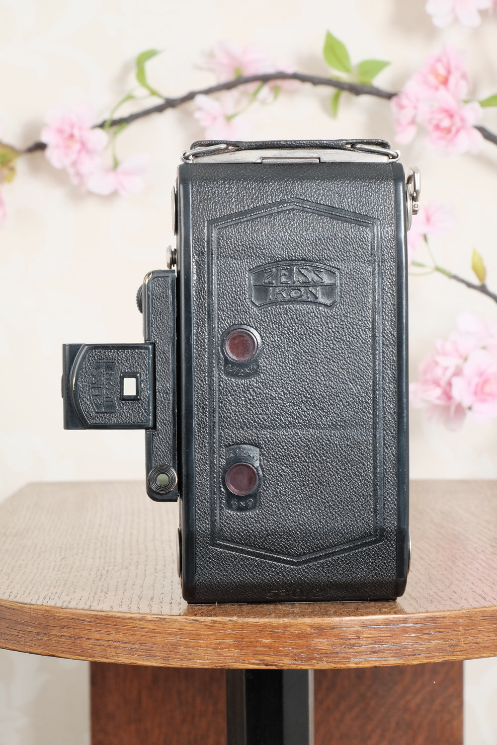 SUPERB! 1934 Zeiss Ikon 6x9 Super Ikonta C. CLA'd, Freshly