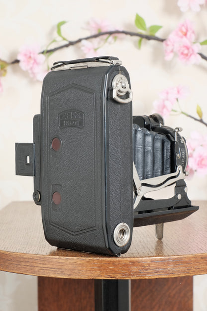 SUPERB! 1934 Zeiss Ikon 6x9 Super Ikonta C. CLA'd, Freshly Serviced!