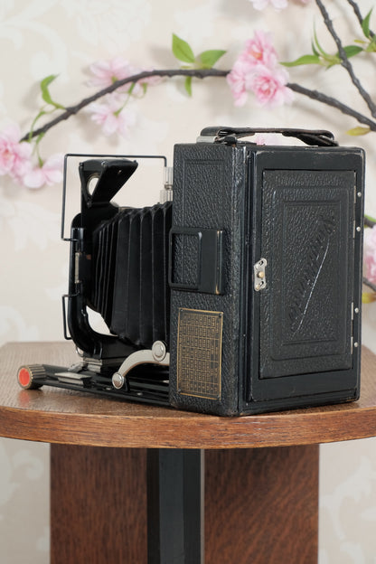 Superb! 1930 Voigtlander Bergheil Camera with Heliar lens & Rada 120 roll-film back. Freshly serviced CLA’d