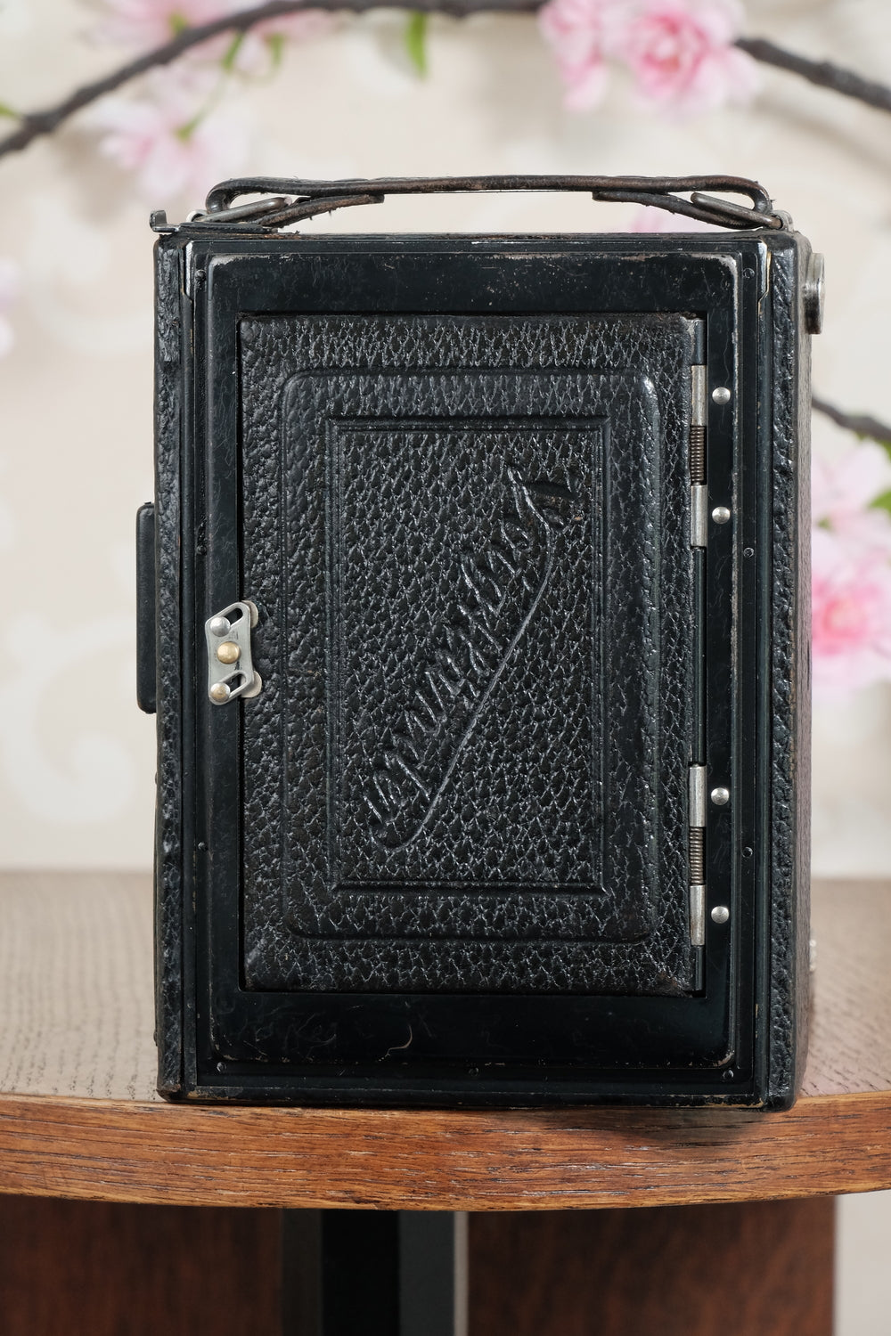 Superb! 1930 Voigtlander Bergheil Camera with Heliar lens & Rada 120 roll-film back. Freshly serviced CLA’d