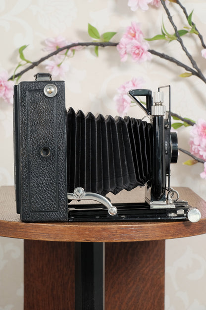 Superb! 1930 Voigtlander Bergheil Camera with Heliar lens & Rada 120 roll-film back. Freshly serviced CLA’d
