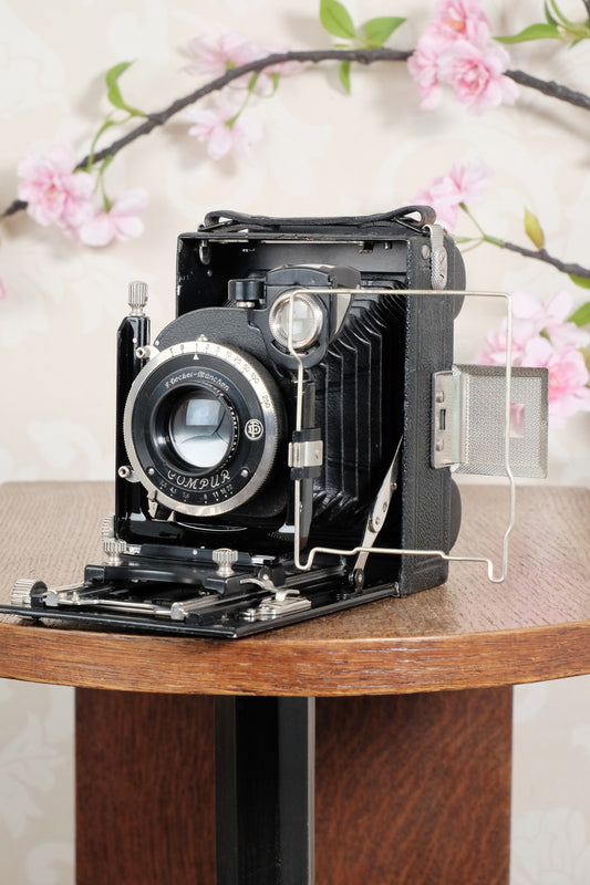 Superb! 1930 plate camera with a great f3.8/105mm Schneider Xenar lens & 120 roll film back. Freshly serviced CLA’d