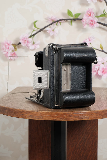 Superb! 1930 plate camera with a great f3.8/105mm Schneider Xenar lens & 120 roll film back. Freshly serviced CLA’d