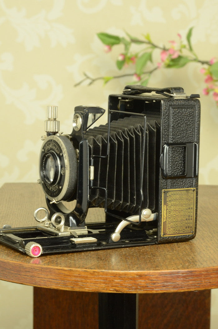 SUPERB! 1931 Voigtlander BERGHEIL Camera with HELIAR LENS! Freshly serviced CLA’d - Voigtlander- Petrakla Classic Cameras