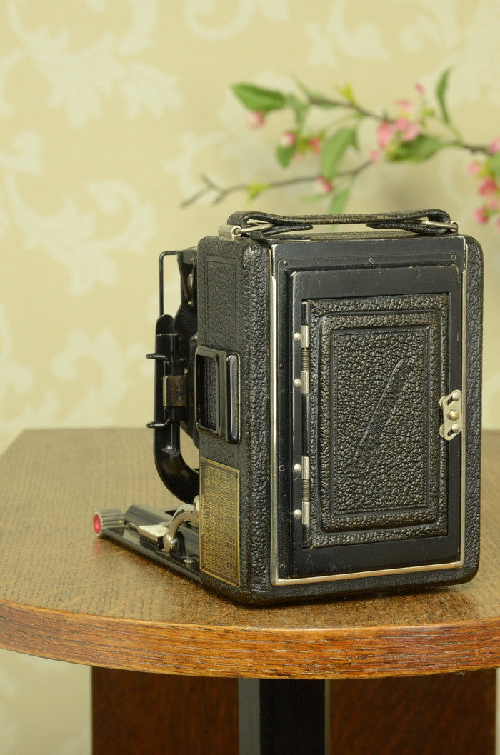 SUPERB! 1931 Voigtlander BERGHEIL Camera with HELIAR LENS! Freshly serviced CLA’d - Voigtlander- Petrakla Classic Cameras