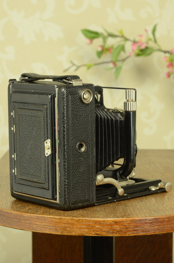 SUPERB! 1931 Voigtlander BERGHEIL Camera with HELIAR LENS! Freshly serviced CLA’d - Voigtlander- Petrakla Classic Cameras