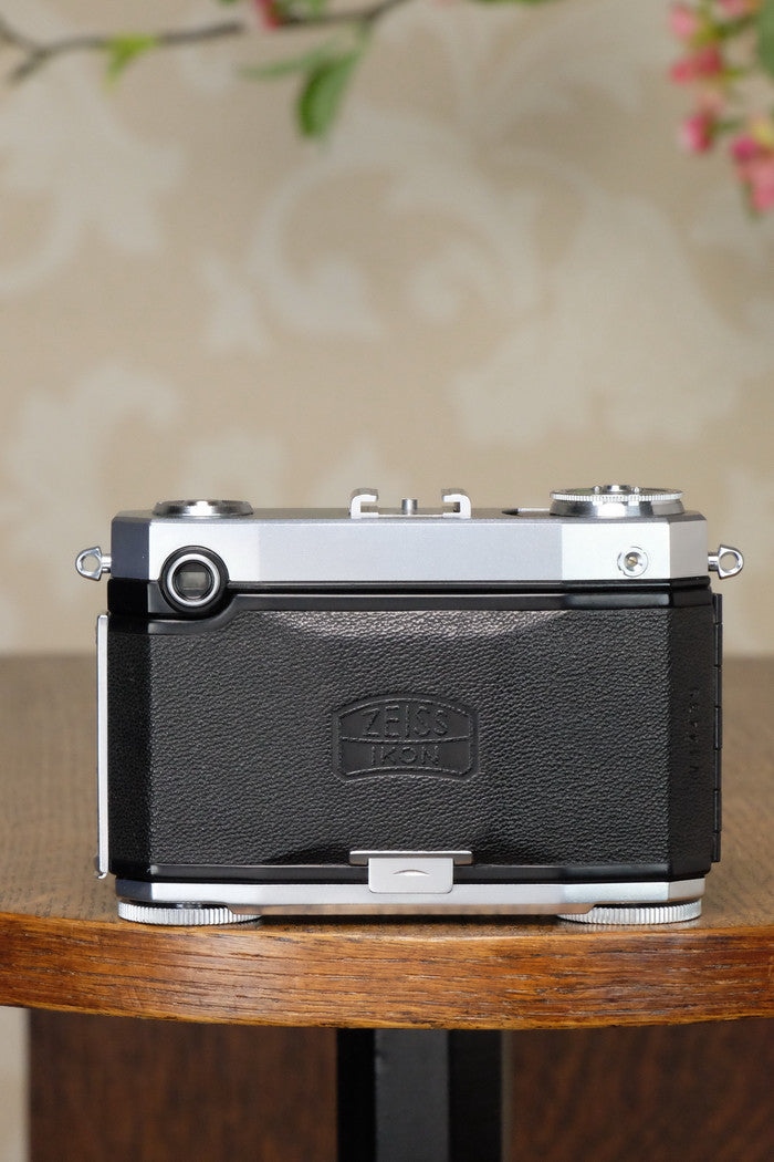 NEAR MINT! 1954 Zeiss Ikon Contessa 533/24, FRESHLY SERVICED - Zeiss-Ikon- Petrakla Classic Cameras