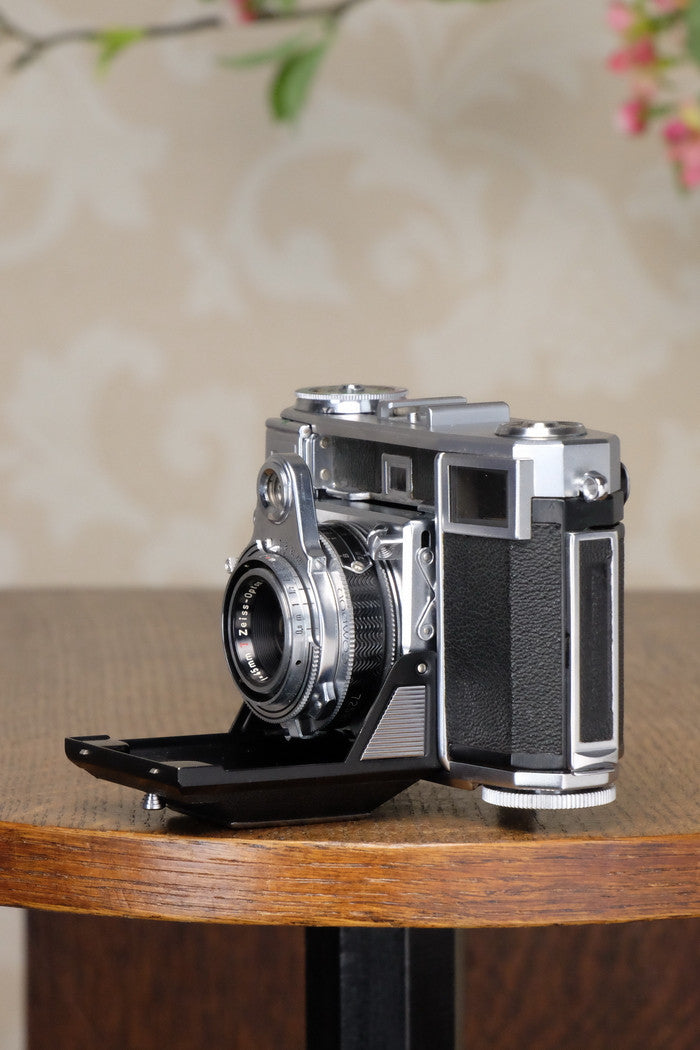 NEAR MINT! 1954 Zeiss Ikon Contessa 533/24, FRESHLY SERVICED - Zeiss-Ikon- Petrakla Classic Cameras