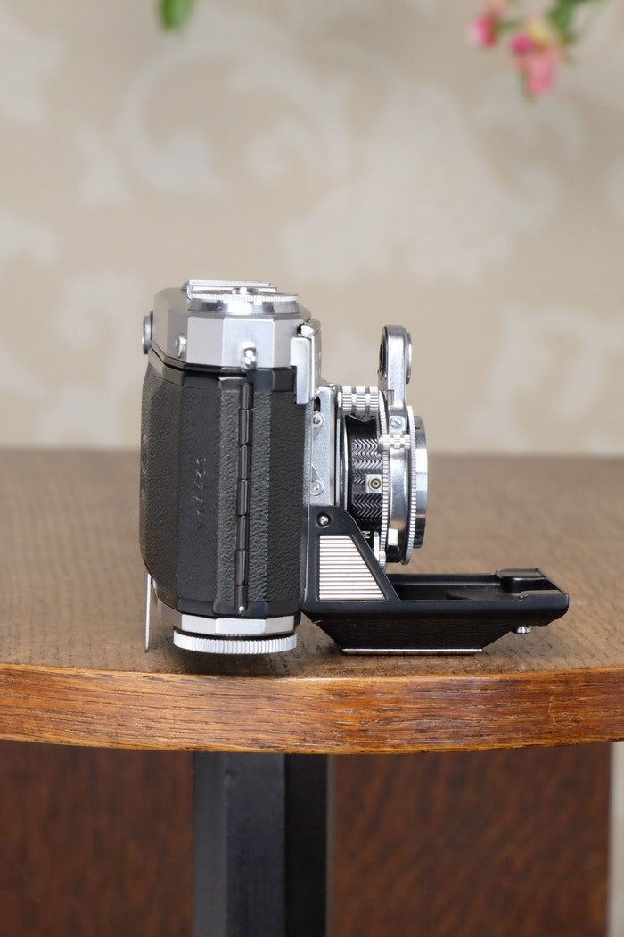 NEAR MINT! 1954 Zeiss Ikon Contessa 533/24, FRESHLY SERVICED - Zeiss-Ikon- Petrakla Classic Cameras