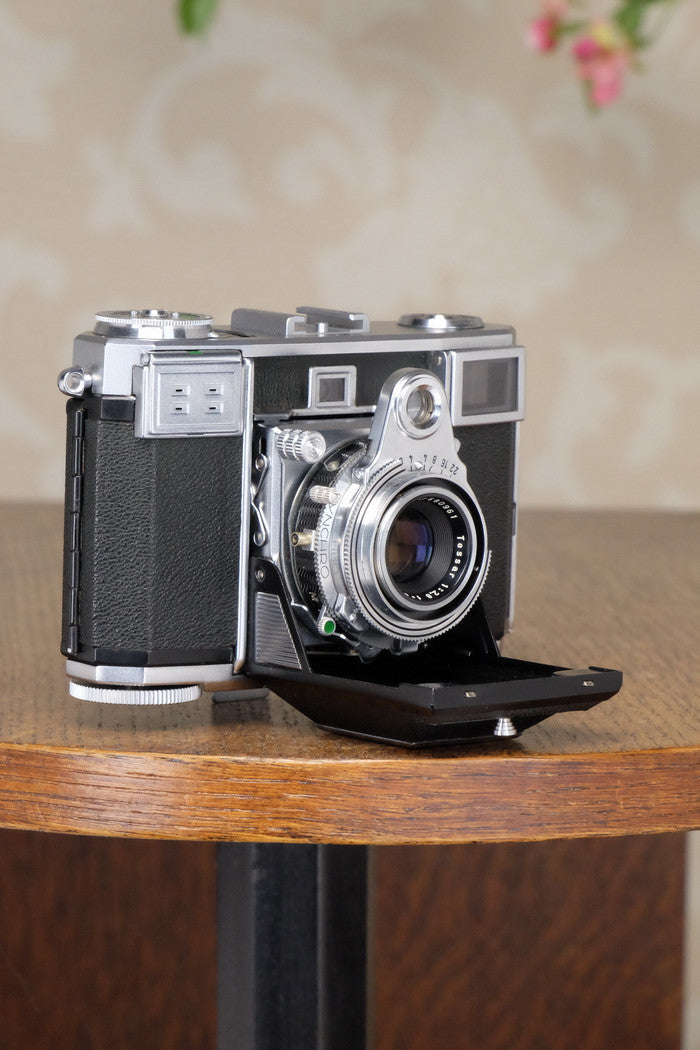 NEAR MINT! 1954 Zeiss Ikon Contessa 533/24, FRESHLY SERVICED - Zeiss-Ikon- Petrakla Classic Cameras