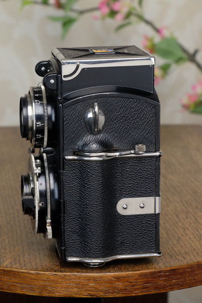 1933 Voigtlander 6x6 Superb TLR, the desirable model with “big ears”, Freshly Serviced! - Voigtlander- Petrakla Classic Cameras