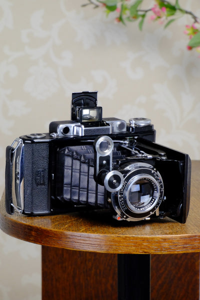 SUPERB! 1936 Zeiss Ikon Super Ikonta 6x9, Tessar lens, & rare 6x4.5 reduction mask, CLA’d, Freshly Serviced! - Zeiss-Ikon- Petrakla Classic Cameras