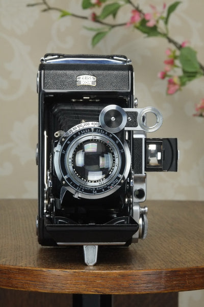 SUPERB! 1938 Zeiss Ikon Super Ikonta 6x9, Tessar lens, Compur Rapid shutter and original mask. - Zeiss-Ikon- Petrakla Classic Cameras
