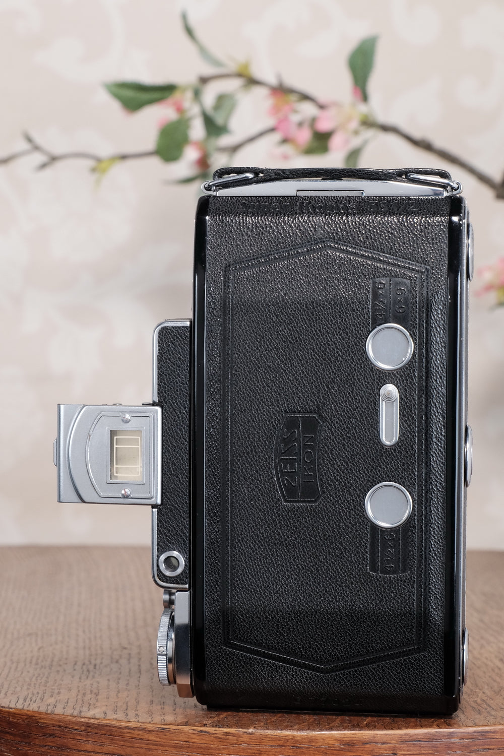 99.9 % MINT! 1938 Zeiss Ikon 6x9 Super Ikonta C with rare original box and mask, CLA’d, Freshly Serviced!