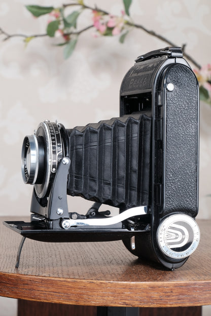 Rare! (leather version) 1948 Voigtlander Bessa Rangefinder with Heliar lens! Freshly Serviced, CLA'd.