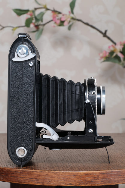 Rare! (leather version) 1948 Voigtlander Bessa Rangefinder with Heliar lens! Freshly Serviced, CLA'd.