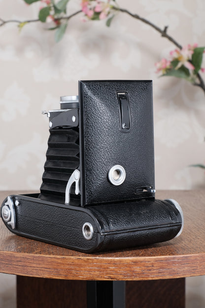 Rare! (leather version) 1948 Voigtlander Bessa Rangefinder with Heliar lens! Freshly Serviced, CLA'd.