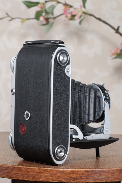 Superb! 1951 Voigtlander 6x9 Bessa II with Color-Skopar lens and lovely original leather case. Freshly serviced, CLA'd