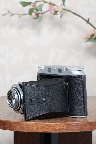 Superb! 1951 Voigtlander 6x9 Bessa II with Color-Skopar lens and lovely original leather case. Freshly serviced, CLA'd