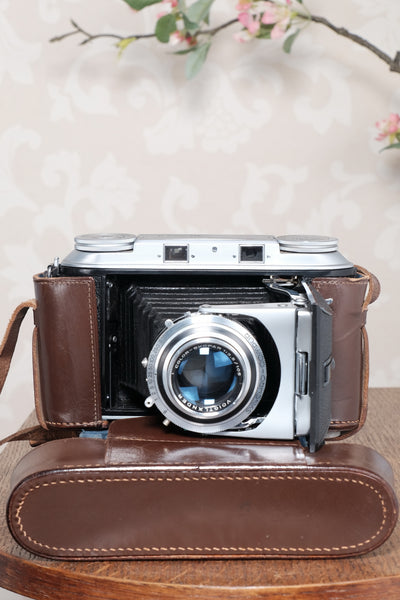 Superb! 1951 Voigtlander 6x9 Bessa II with Color-Skopar lens and lovely original leather case. Freshly serviced, CLA'd