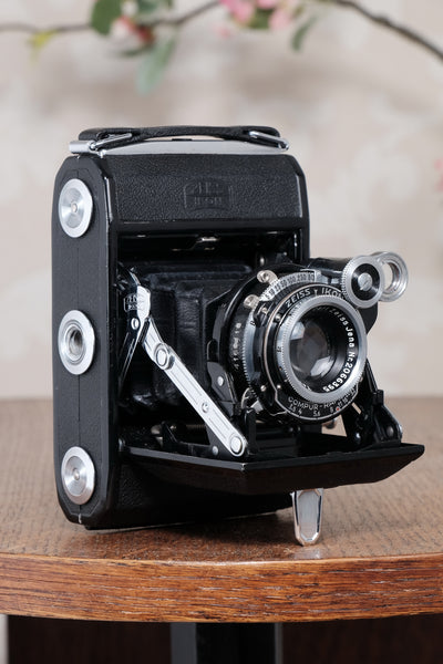 Excellent 1937 ZEISS-IKON SUPER IKONTA A, 6x4.5, Tessar lens. CLA’d, Freshly Serviced!