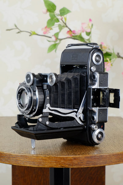 SUPERB! 1936 Zeiss Ikon Super Ikonta 6x9, Tessar lens, & case CLA’d, Freshly Serviced! - Zeiss-Ikon- Petrakla Classic Cameras