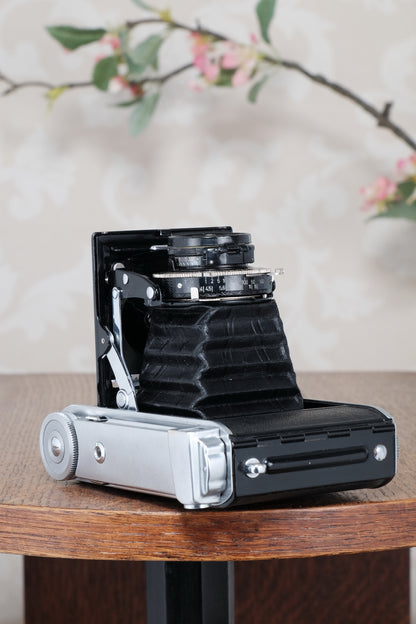 Excellent! 1940 Voigtlander "Klein Bessa" 46 with Heliar lens!  CLA'd, Freshly Serviced!
