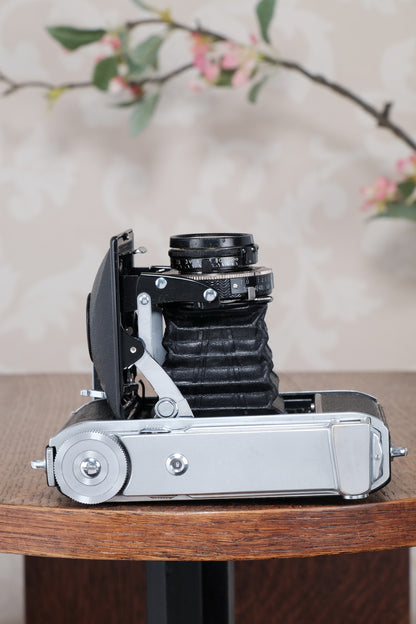 Excellent! 1940 Voigtlander "Klein Bessa" 46 with Heliar lens!  CLA'd, Freshly Serviced!
