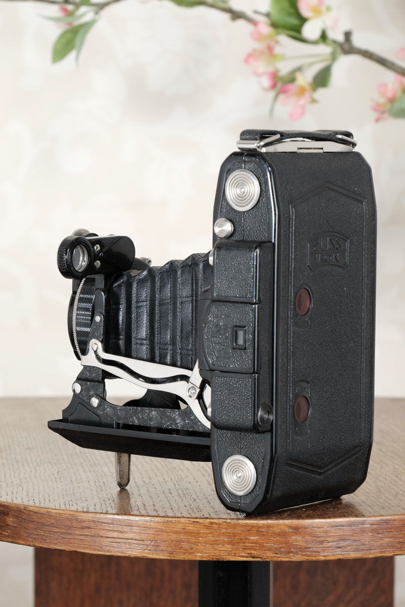 SUPERB! 1934 Zeiss Ikon Super Ikonta 6x9, Tessar lens, CLA'd, FRESHLY SERVICED! - Zeiss-Ikon- Petrakla Classic Cameras
