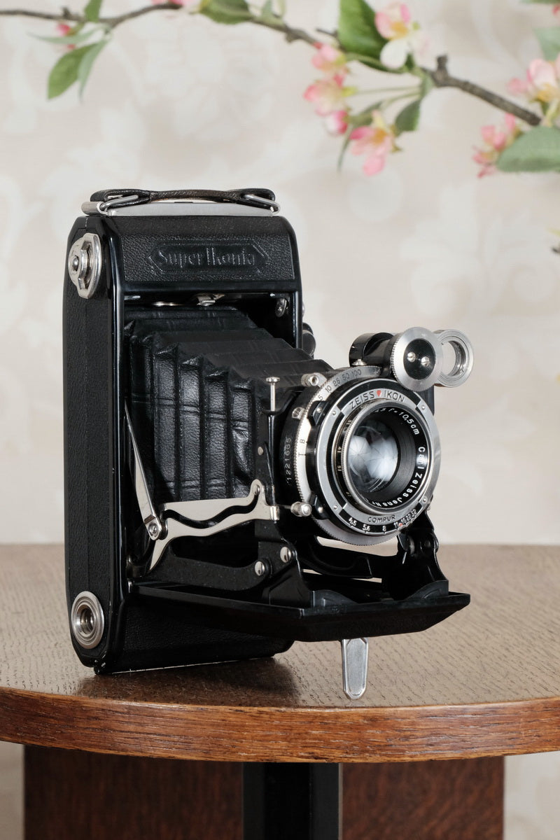 SUPERB! 1934 Zeiss Ikon Super Ikonta 6x9, Tessar lens, CLA'd, FRESHLY SERVICED! - Zeiss-Ikon- Petrakla Classic Cameras