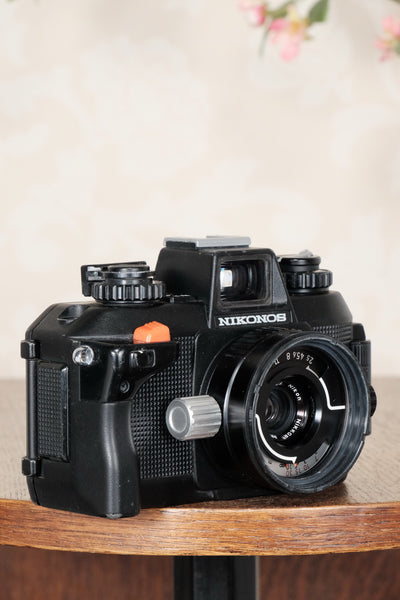 Superb! Nikon Nikonos IV-A with 2.5/35mm Nikkor lens. Fully tested and working! - Nikonos- Petrakla Classic Cameras