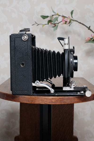 Superb! 1928 Voigtlander Bergheil Camera with Heliar lens and Rollex-Patent Roll-film back, Freshly serviced, CLA'd!