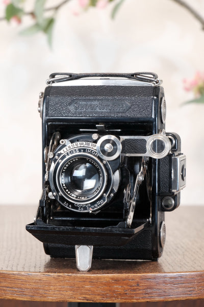 Superb! 1934 ZEISS-IKON SUPER IKONTA A, 6x4.5, Tessar lens and original leather case, CLA'd, Freshly Serviced!