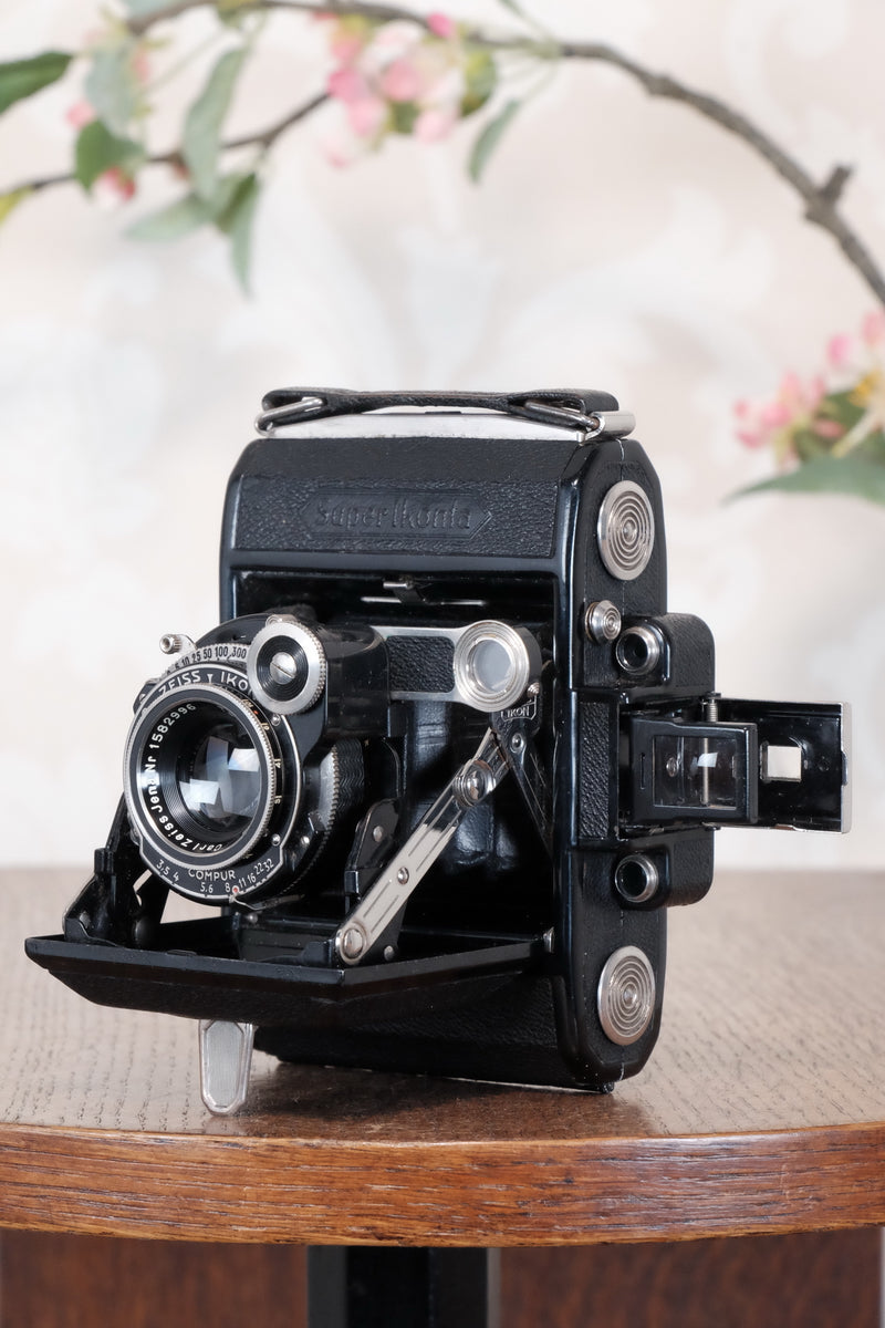 Superb! 1934 ZEISS-IKON SUPER IKONTA A, 6x4.5, Tessar lens and original leather case, CLA'd, Freshly Serviced!